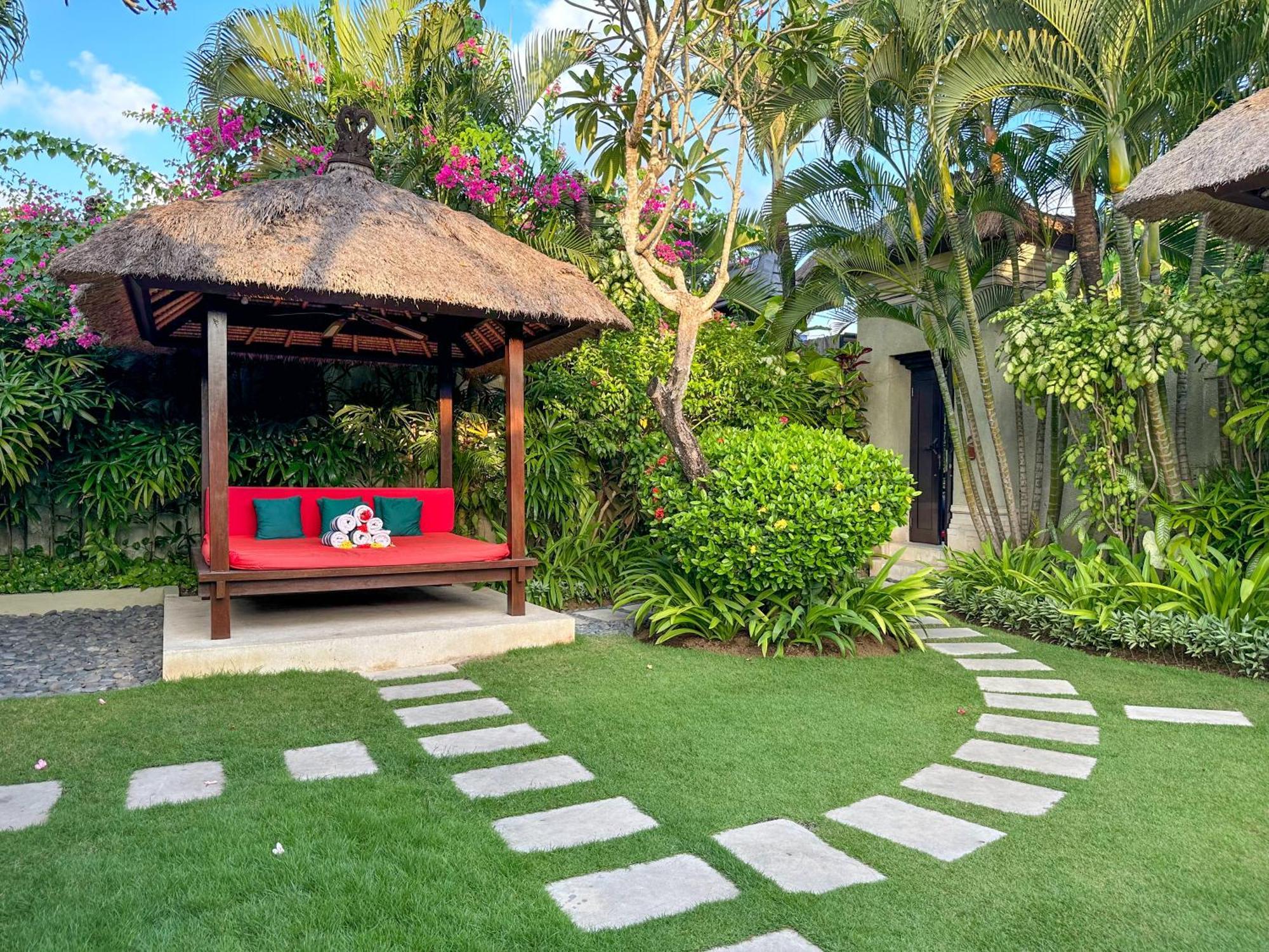 Villa Bugis Seminyak Buitenkant foto