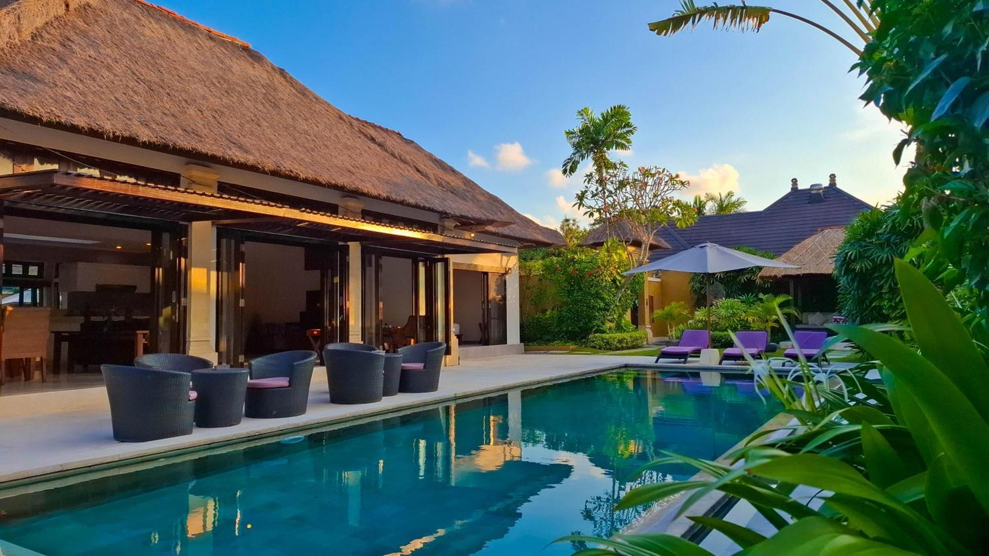 Villa Bugis Seminyak Buitenkant foto